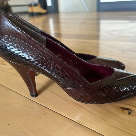 Evan Picone Shoes - Evan Picone patent leather brown 3inch heels, Size7, made in Spain, Vintage